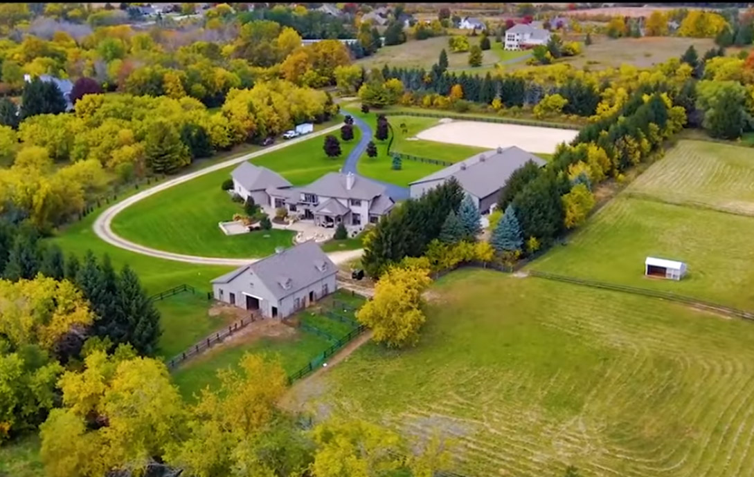 Luxury 5 Acre Horse Property For Sale - Cedarburg, Wisconsin